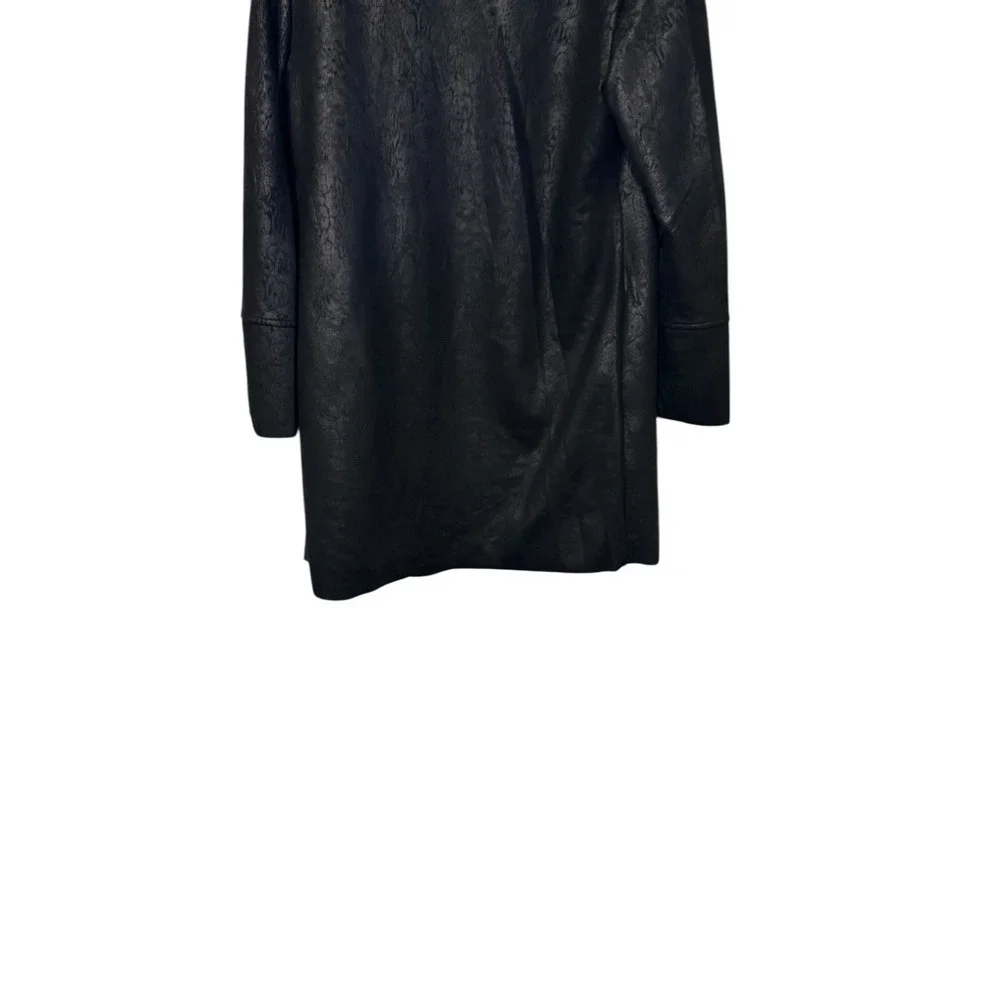 Tahari brand material